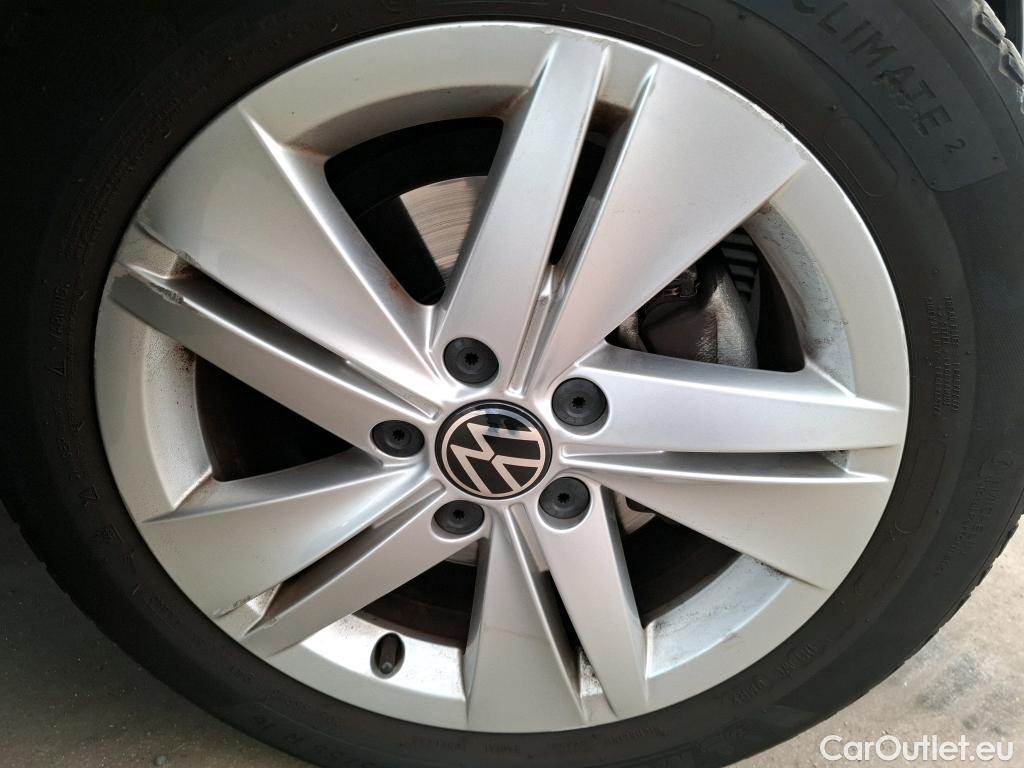  Volkswagen  Golf  VOLKSWAGEN SW / 2020 / 5P / Break 1.5 eTSI OPF 130 DSG7 Life Business #22