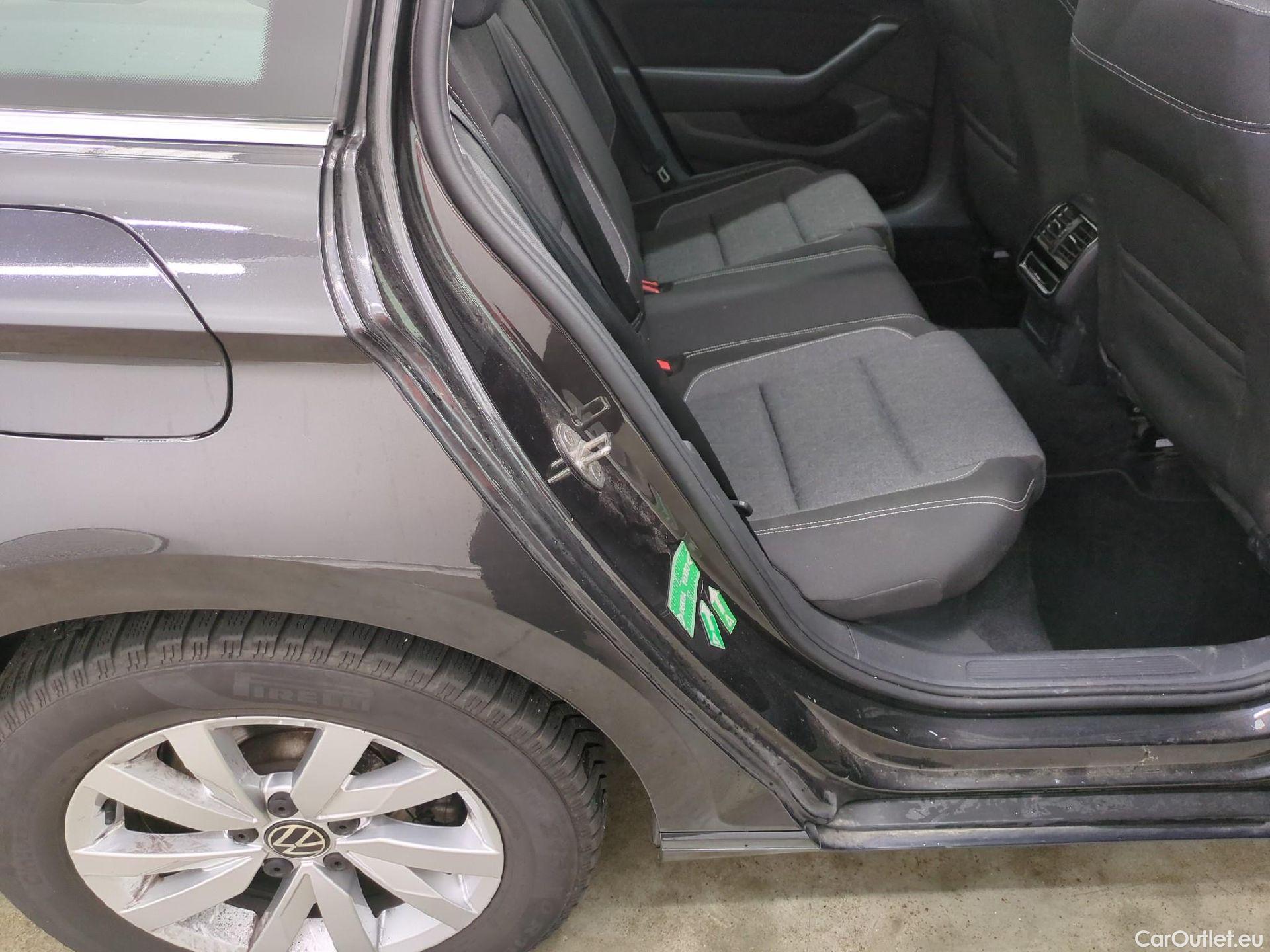  Volkswagen  Passat  Break Life Plus 2.0 TDI 150CV BVA7 E6d #1