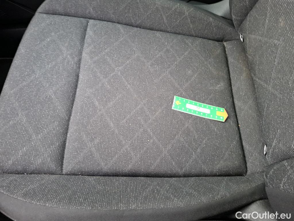  Volkswagen  Golf  VOLKSWAGEN SW / 2020 / 5P / Break 1.5 eTSI OPF 130 DSG7 Life Business #33