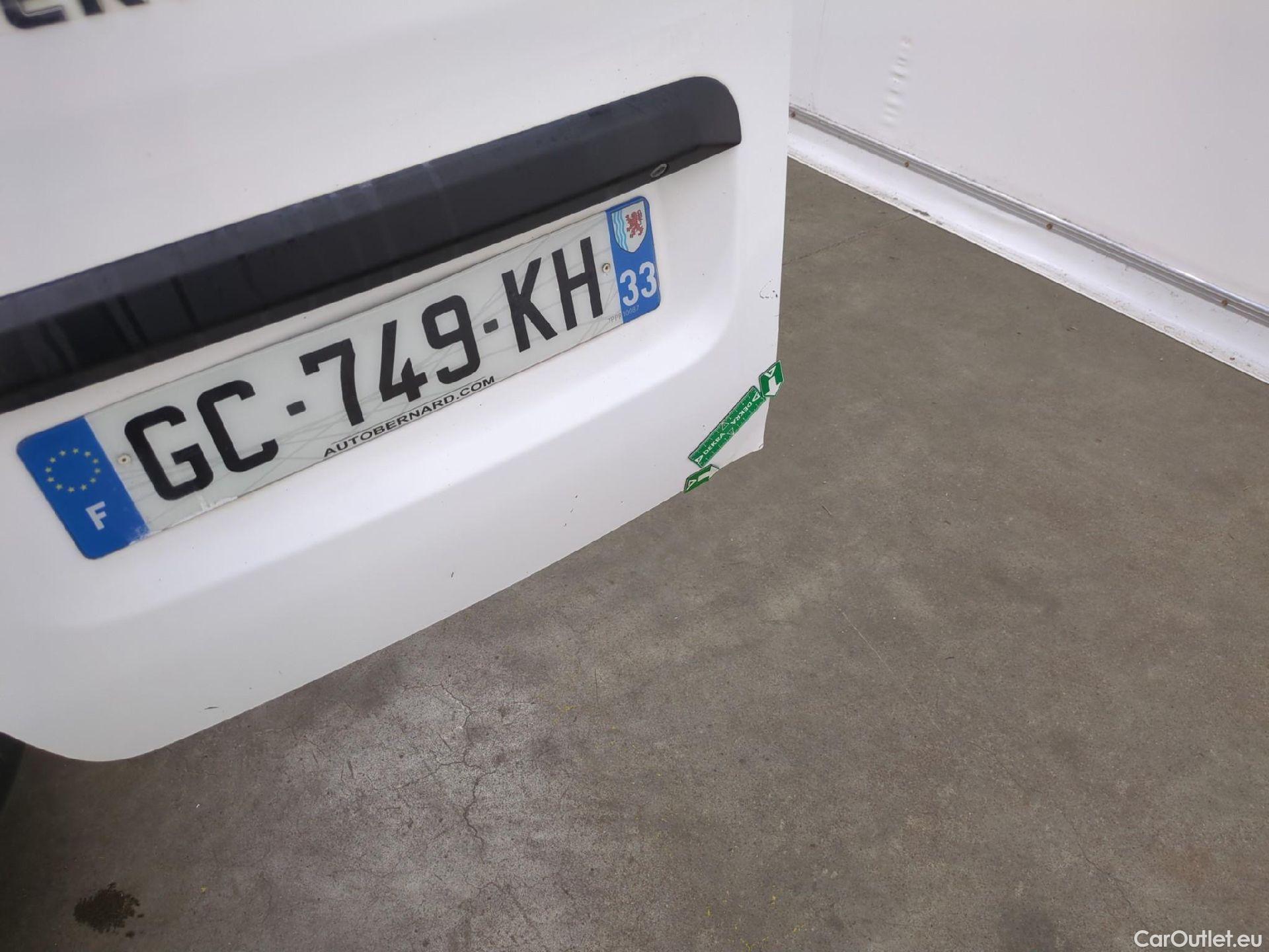  Peugeot  Expert  Fourgon Urban Compact 2.0 HDi 120CV BVA8 E6d #44