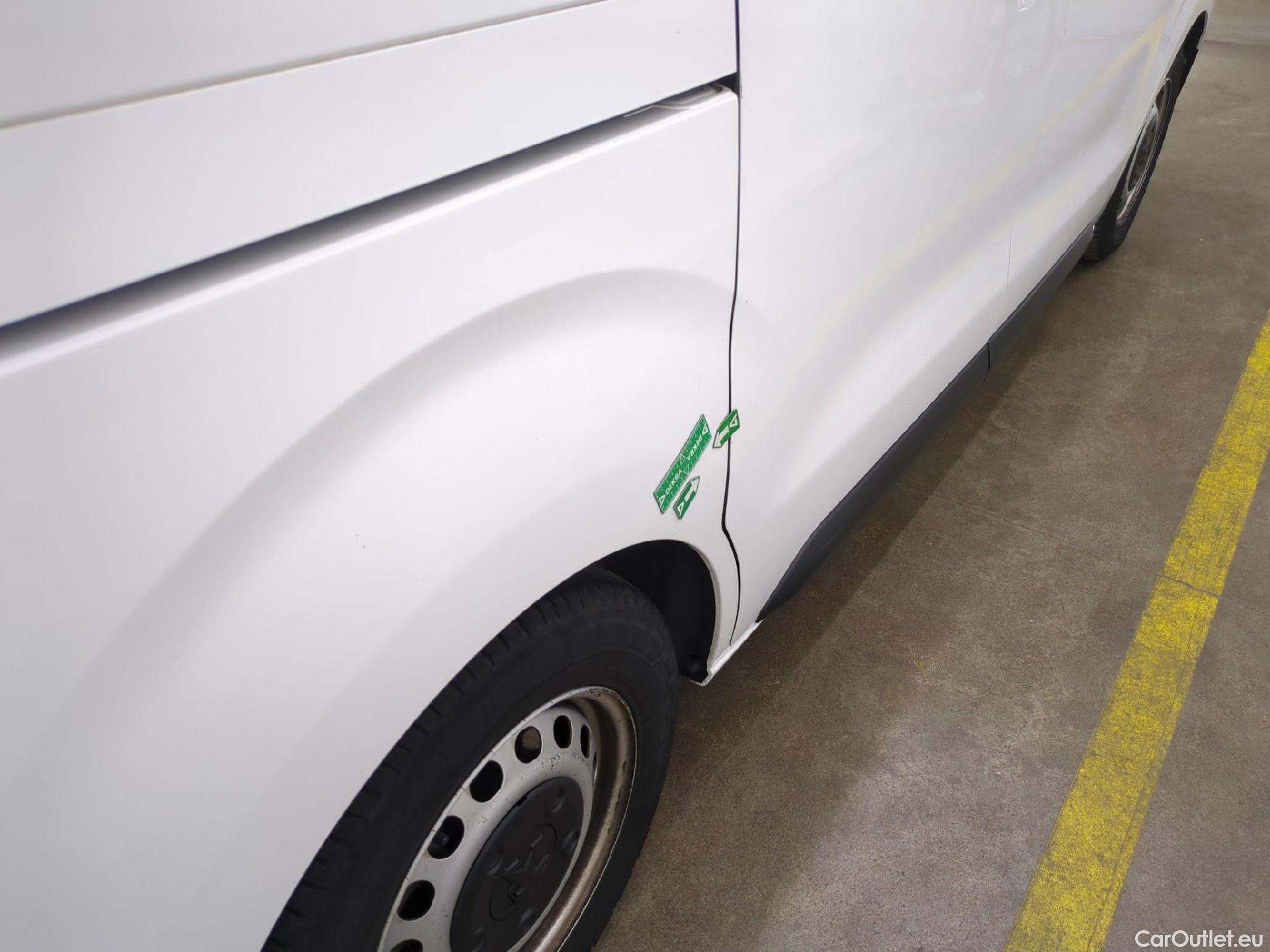  Peugeot  Expert  Fourgon Urban Compact 2.0 HDi 120CV BVA8 E6d #14