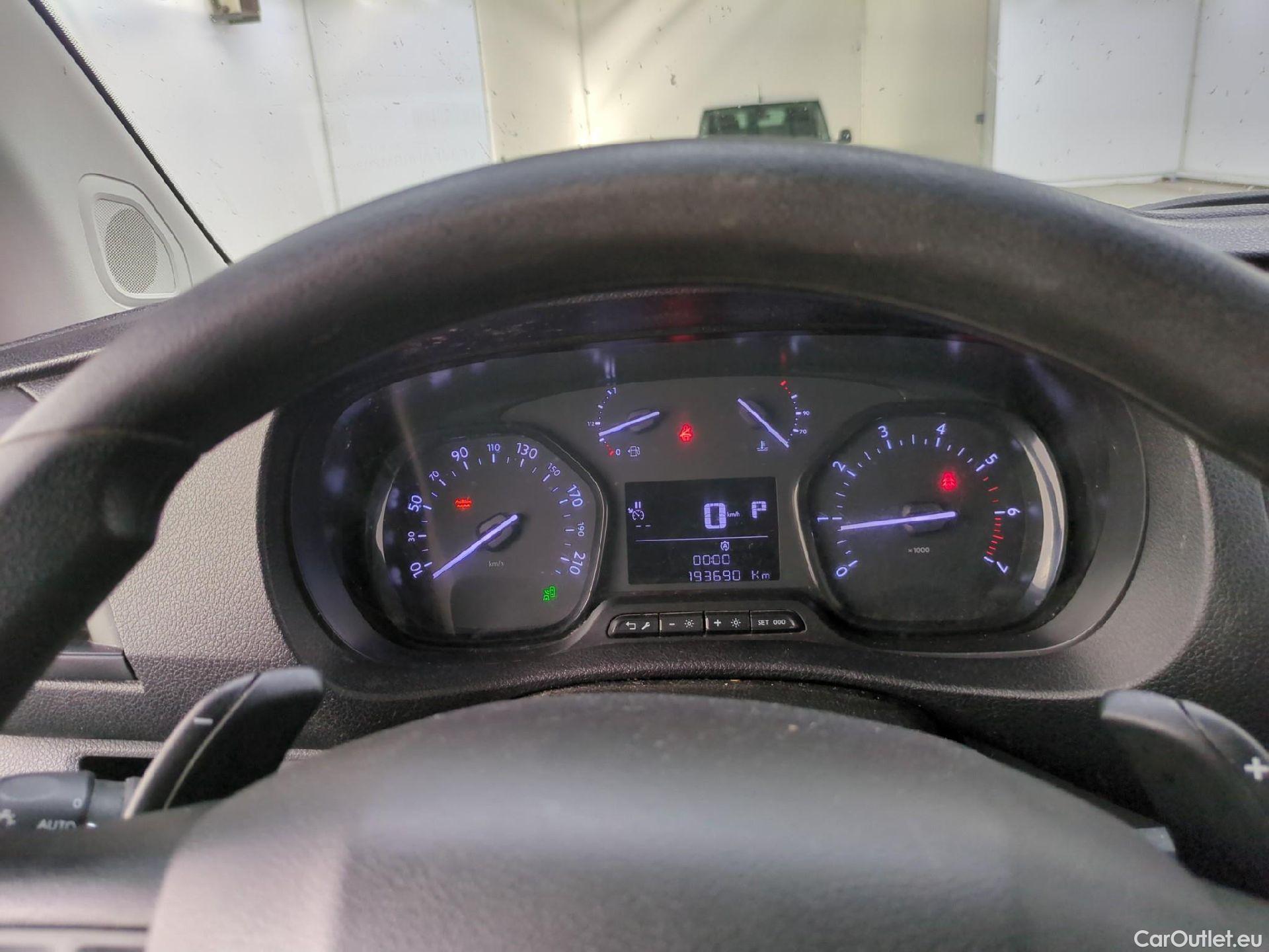  Peugeot  Expert  Fourgon Urban Compact 2.0 HDi 120CV BVA8 E6d #13