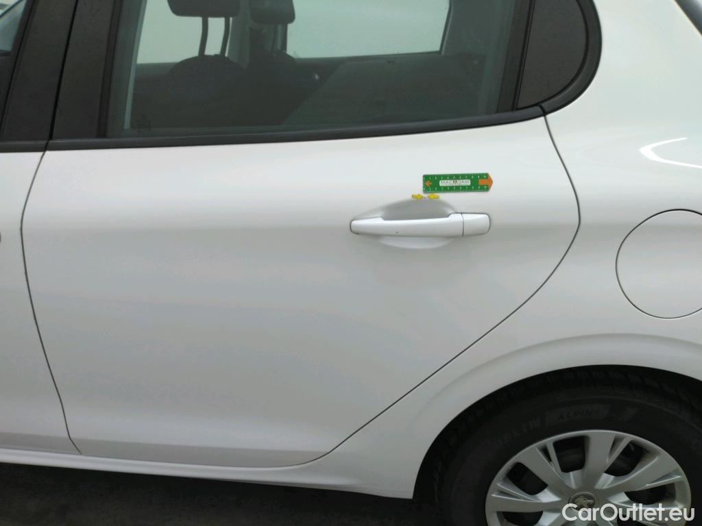  Peugeot  208  Affaire Premium Pack 1.5 HDi 100CV BVM5 E6dT #38