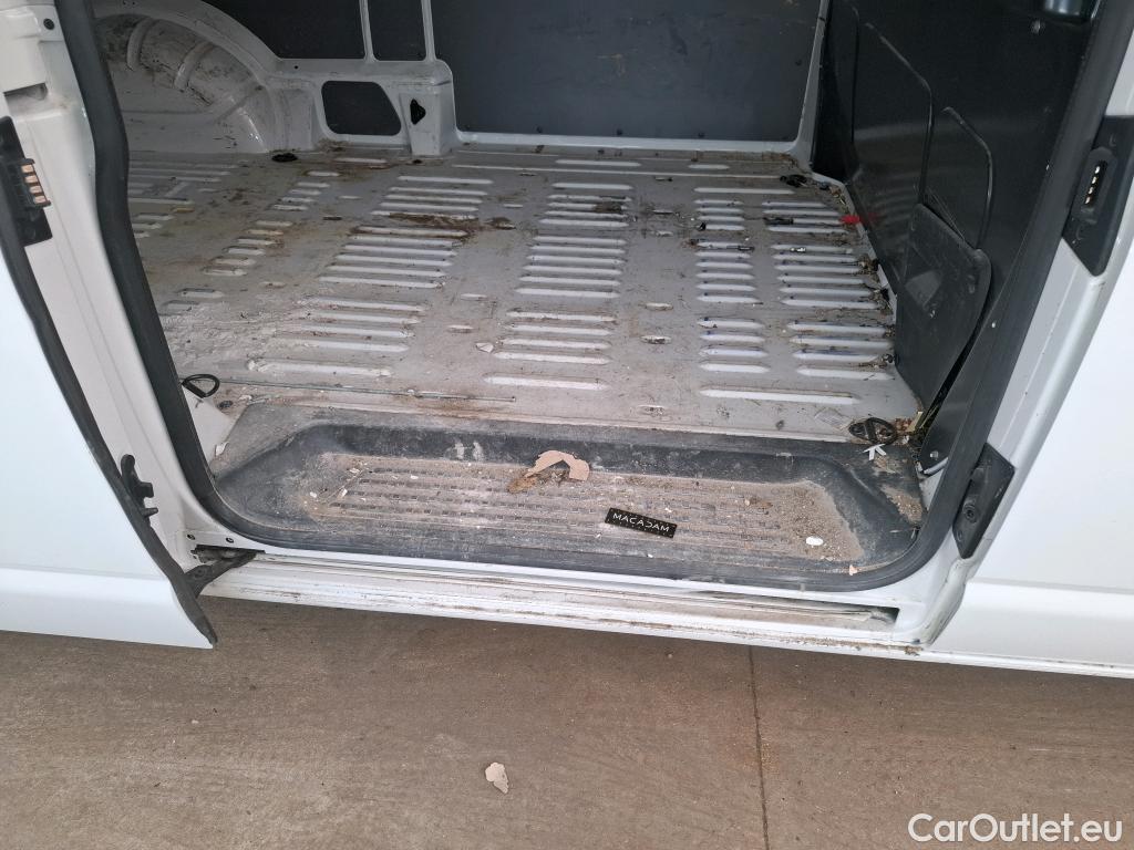  Volkswagen  Transporter VOLKSWAGEN  / 2019 / 4P / Fourgon tôlé 2.0 TDi 110 L2H1 Business #40