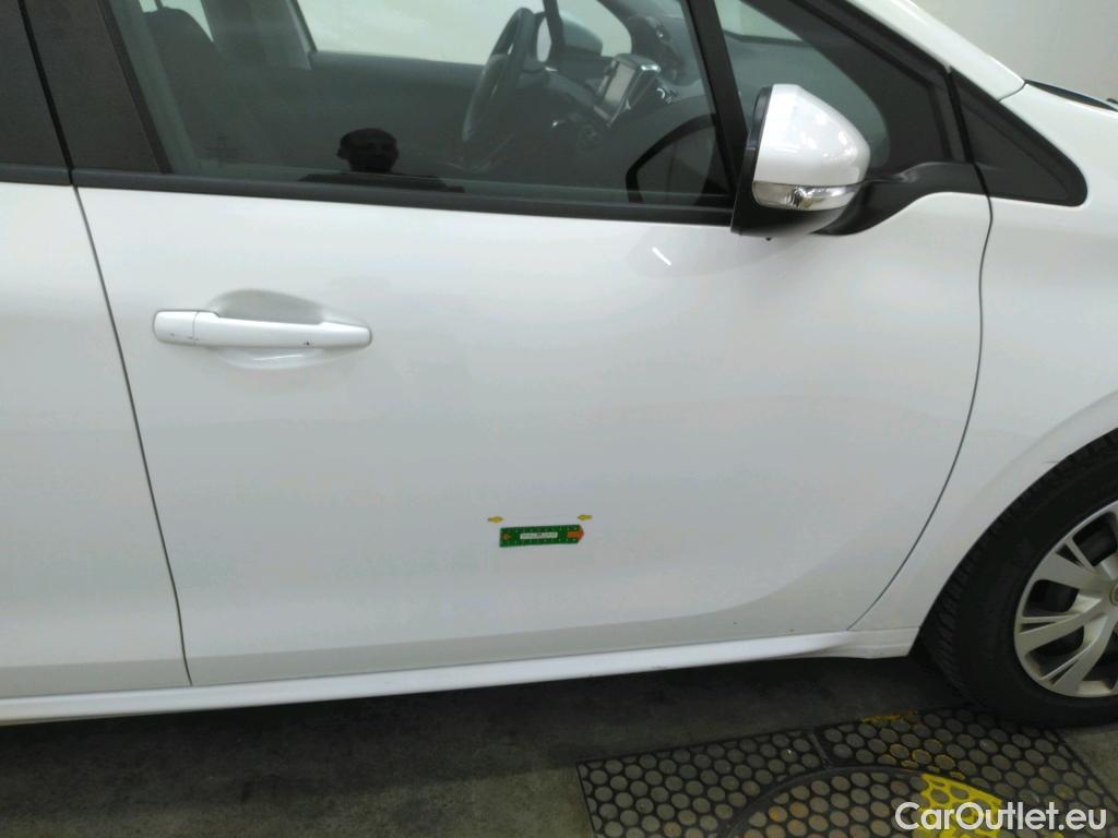  Peugeot  208  Affaire Premium Pack 1.5 HDi 100CV BVM5 E6dT #44