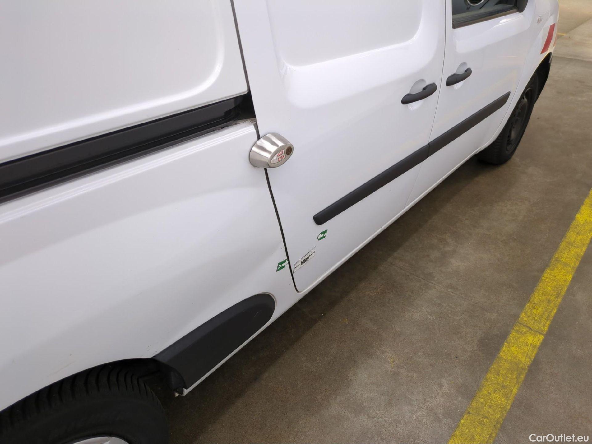  Renault  Kangoo  II Express Maxi Extra (Série Spéciale) 1.5 dCi 95CV BVM6 E6dT #42