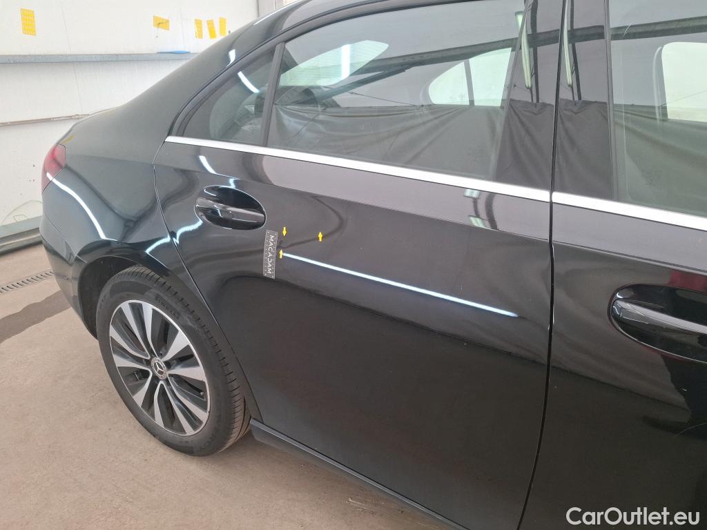  Mercedes  A-Klasse MERCEDES-BENZ Classe A Berline / 2018 / 4P / Berline A 180 d Business Line 8G-DCT #44
