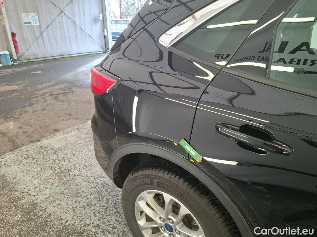  Ford  Kuga FORD  / 2019 / 5P / SUV 2.5 190 hybrid Flexifuel Pshift Titanium #1