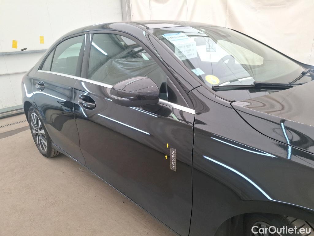  Mercedes  A-Klasse MERCEDES-BENZ Classe A Berline / 2018 / 4P / Berline A 180 d Business Line 8G-DCT #40