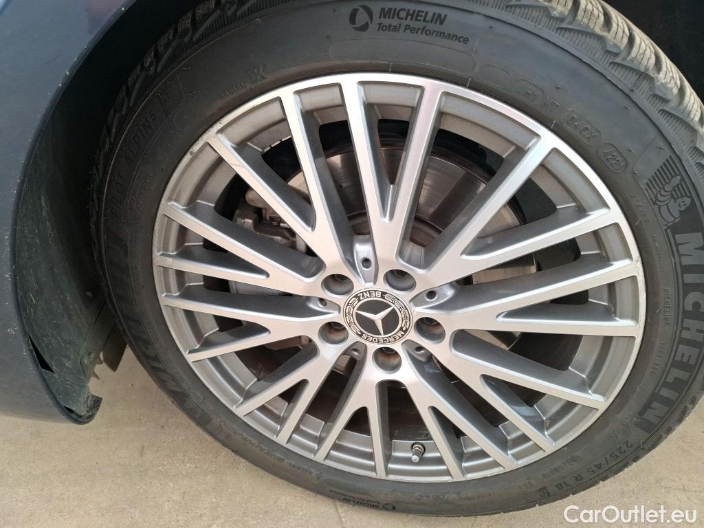  Mercedes  A-Klasse MERCEDES-BENZ Classe A Berline / 2018 / 4P / Berline A 250 e Progressive Line 8G-DCT #14