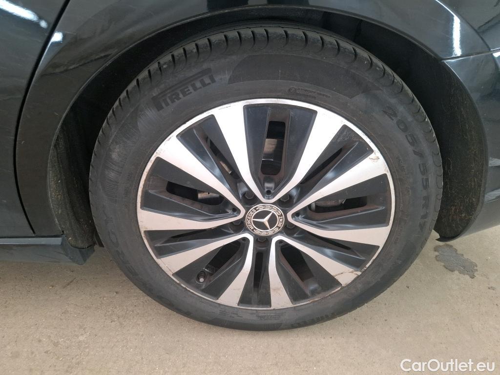  Mercedes  A-Klasse MERCEDES-BENZ Classe A Berline / 2018 / 4P / Berline A 180 d Business Line 8G-DCT #30