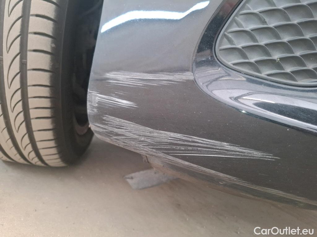  Mercedes  A-Klasse MERCEDES-BENZ Classe A Berline / 2018 / 4P / Berline A 180 d Business Line 8G-DCT #24