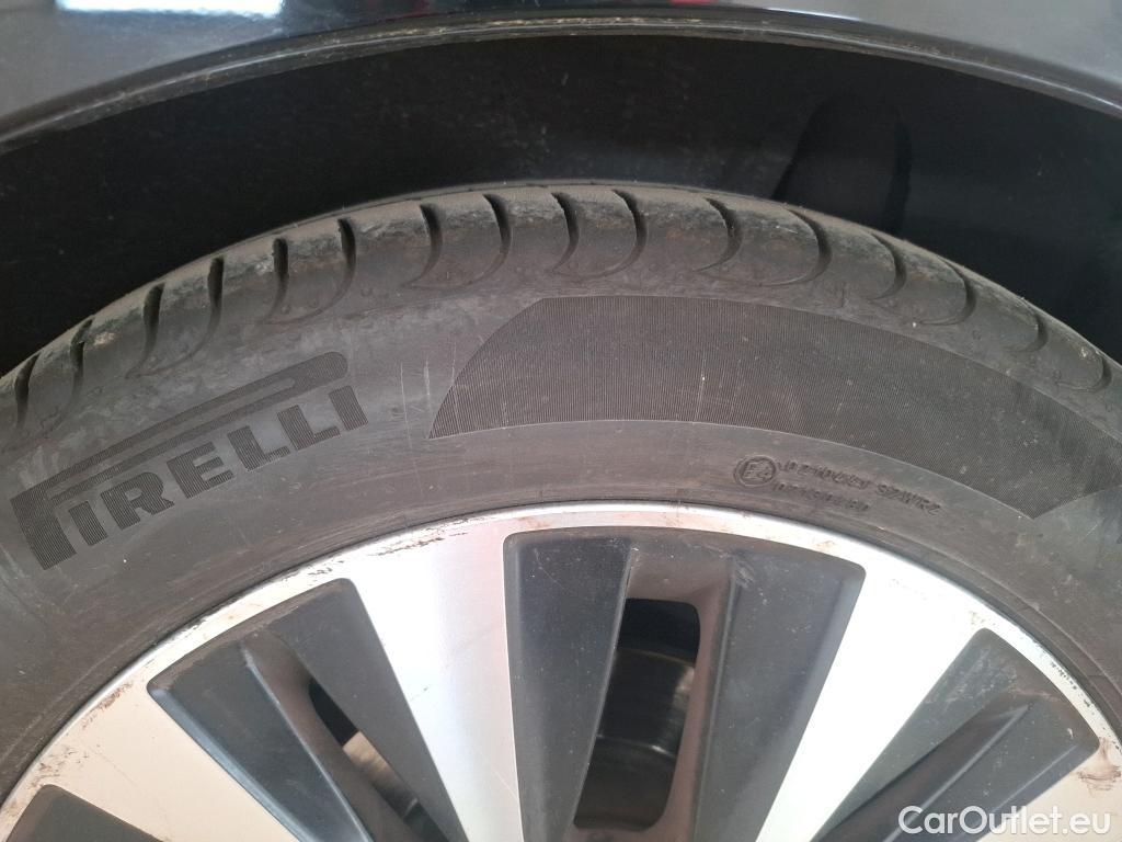  Mercedes  A-Klasse MERCEDES-BENZ Classe A Berline / 2018 / 4P / Berline A 180 d Business Line 8G-DCT #31