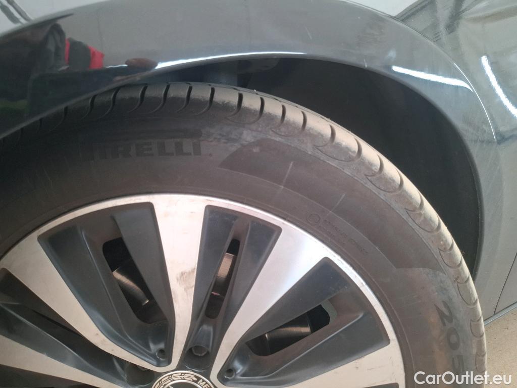  Mercedes  A-Klasse MERCEDES-BENZ Classe A Berline / 2018 / 4P / Berline A 180 d Business Line 8G-DCT #49