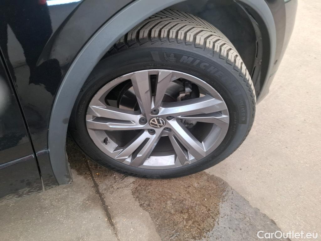  Volkswagen  Tiguan VOLKSWAGEN  / 2020 / 5P / SUV 1.5 TSI 150 DSG7 R-Line #27