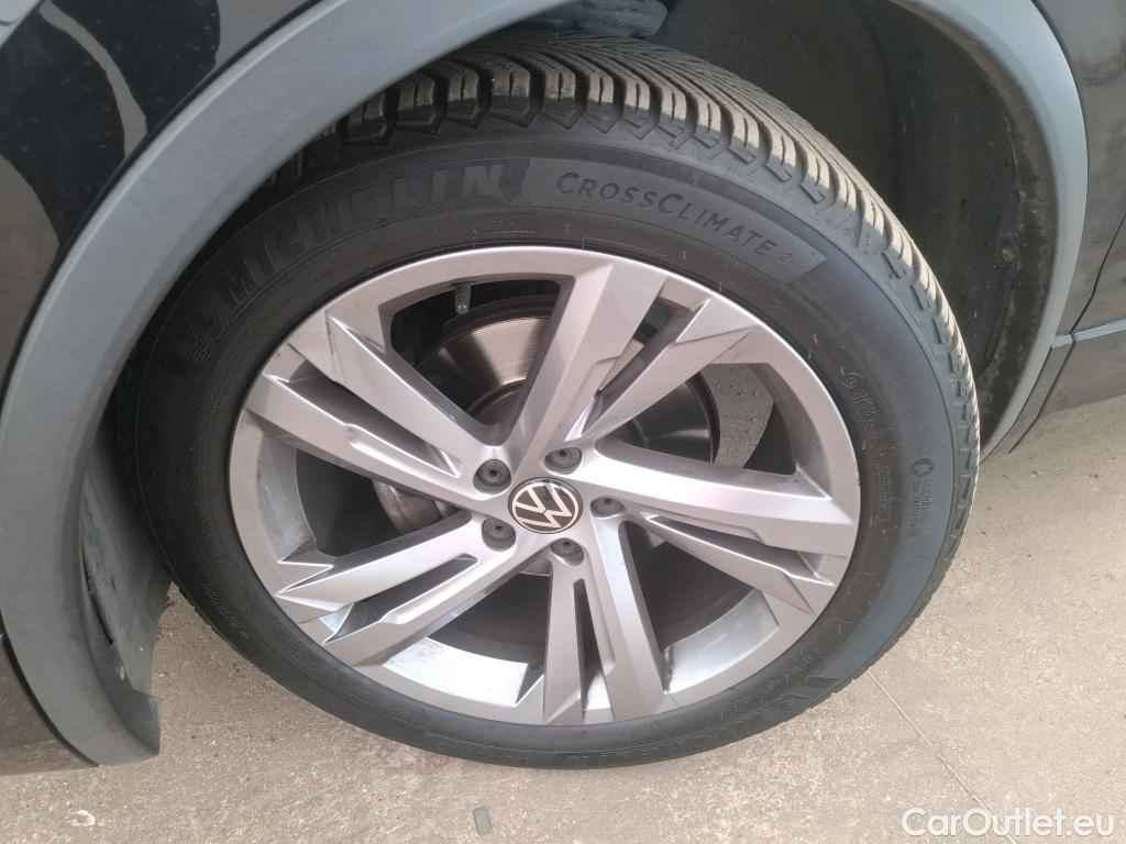  Volkswagen  Tiguan VOLKSWAGEN  / 2020 / 5P / SUV 1.5 TSI 150 DSG7 R-Line #56
