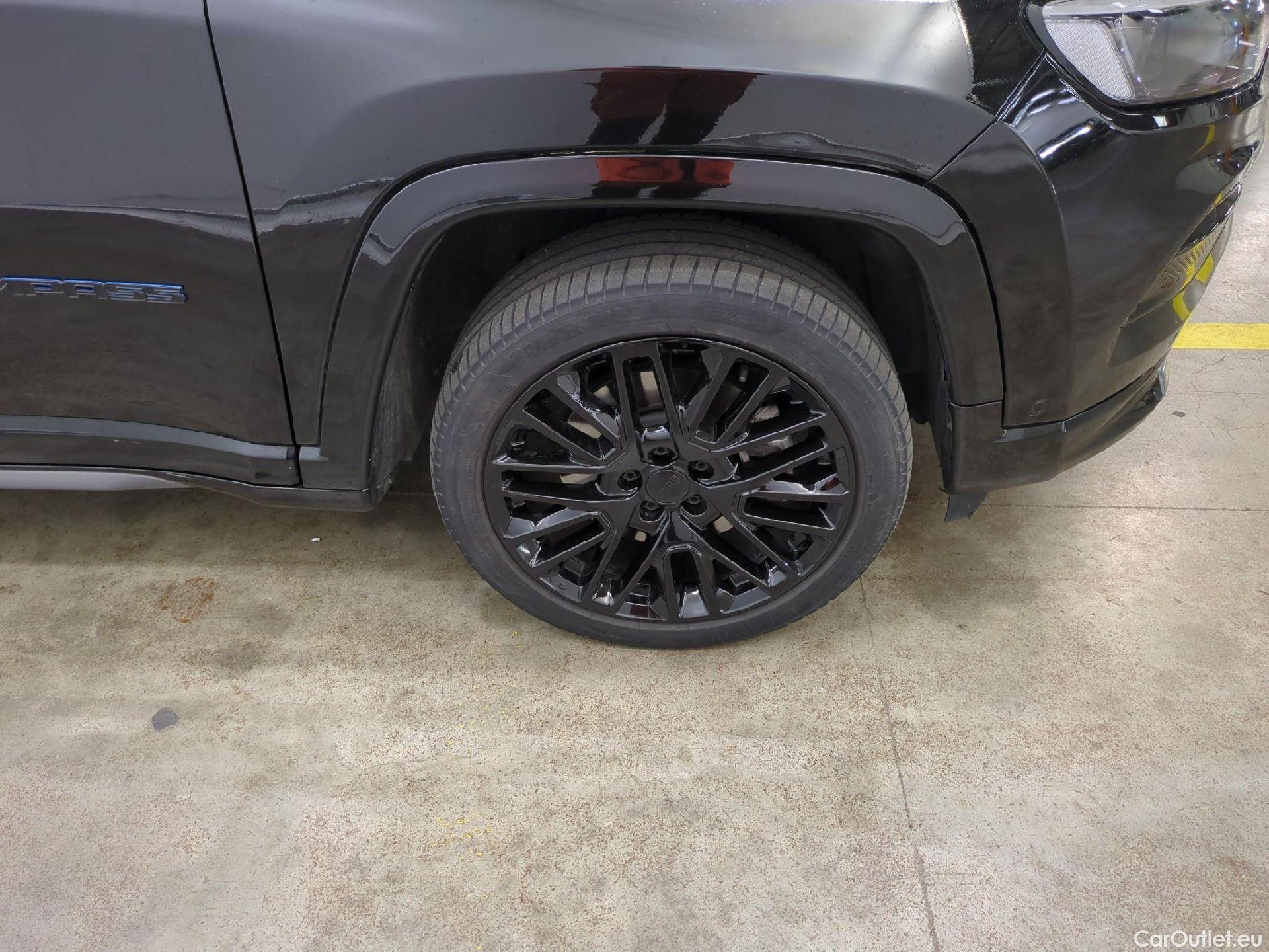  Jeep  Cherokee JEEP Compass / 2021 / 5P / SUV 1.3 TURBO T4 240 4XE S #2