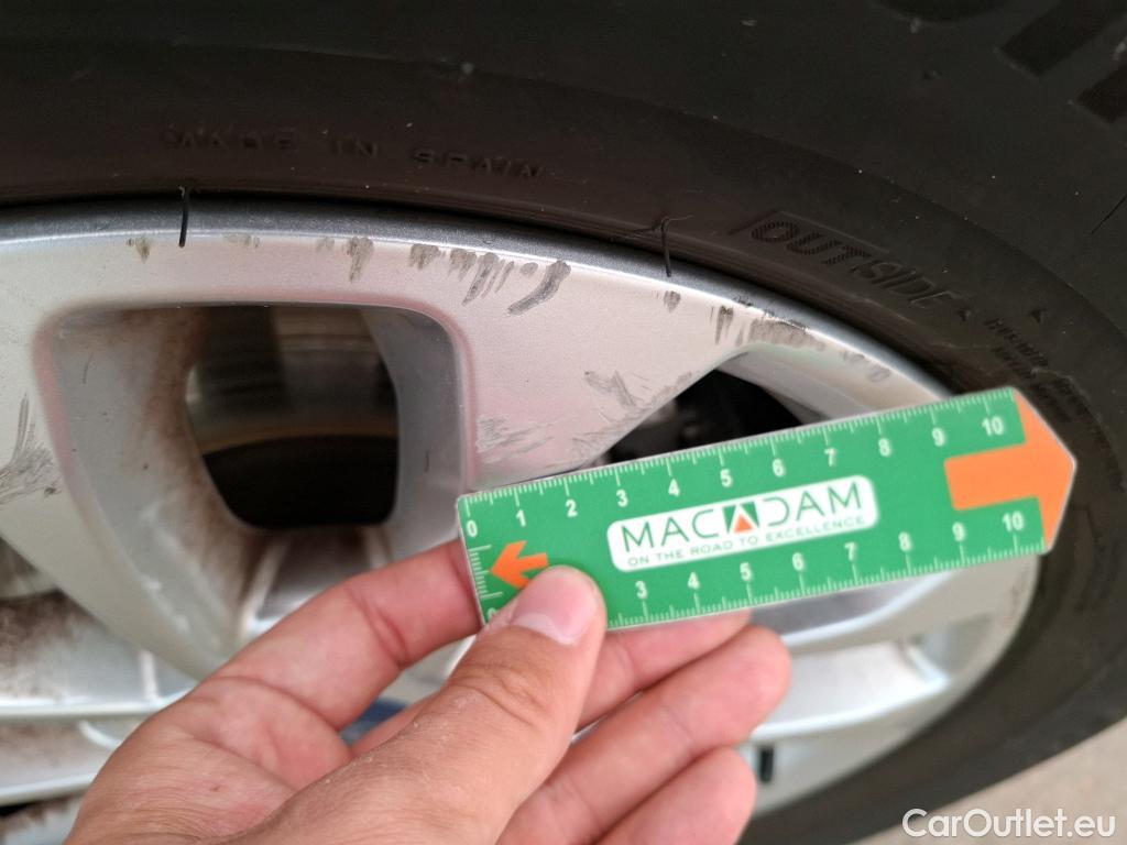 Ford  Kuga FORD  / 2019 / 5P / SUV 2.5 190 hybrid Flexifuel Pshift Titanium #29