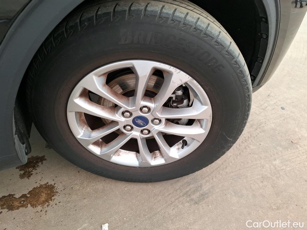  Ford  Kuga FORD  / 2019 / 5P / SUV 2.5 190 hybrid Flexifuel Pshift Titanium #26