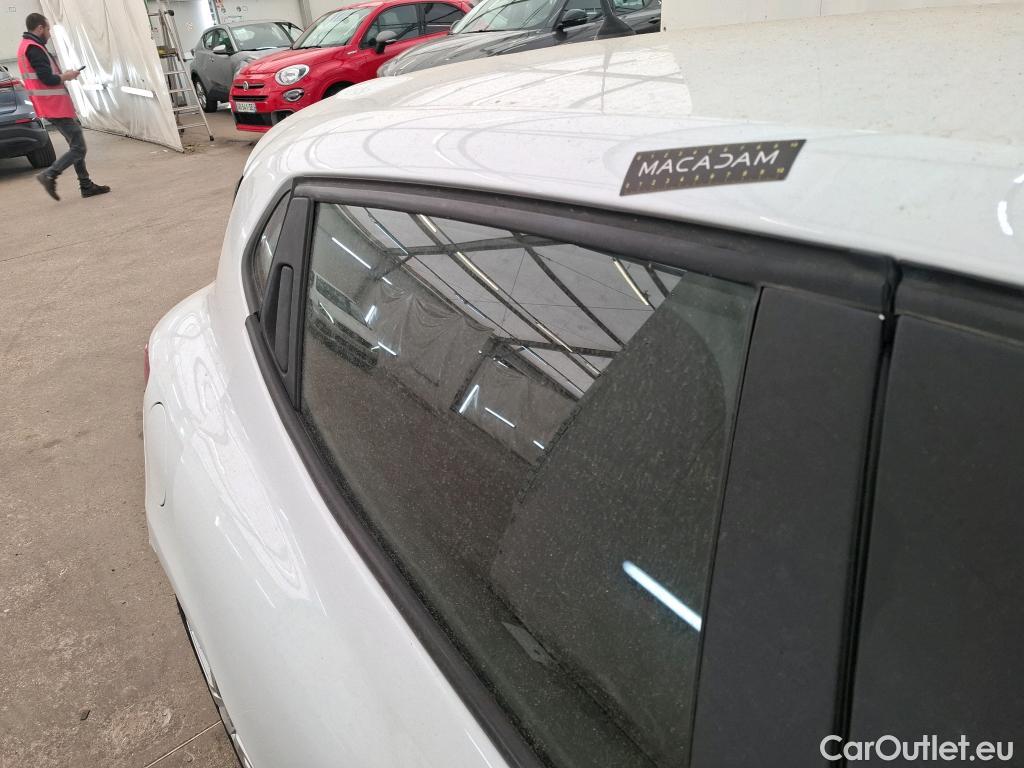  Renault  Clio RENAULT  / 2016 / 5P / Berline &Business TCe 90 #26