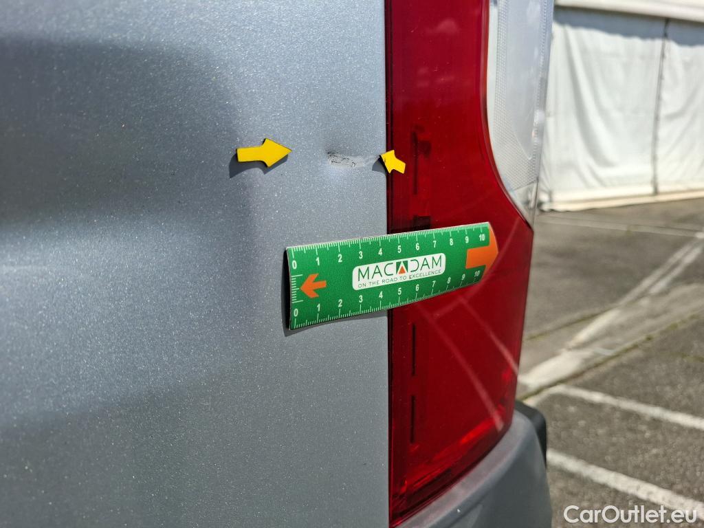  Peugeot  Boxer PEUGEOT  VU 4p Fourgon 2.0 BLUEHDI 110 PREMIUM 330 L2H2 #112