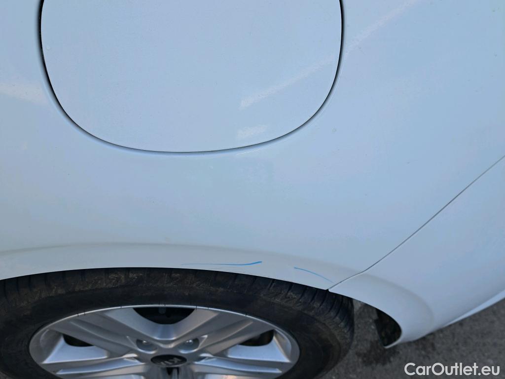  KIA  Cee'd KIA Ceed / 2018 / 5P / berlina con portón 1.6 MHEV iMT 100kW (136CV) Drive #18