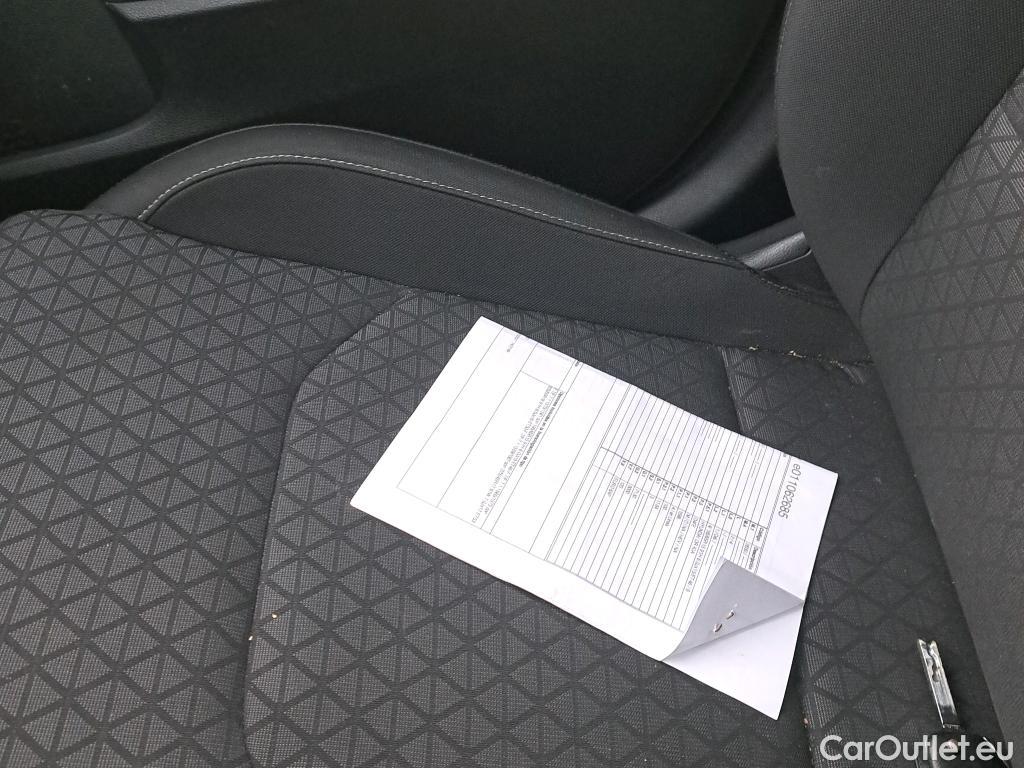  KIA  Cee'd KIA Ceed / 2018 / 5P / berlina con portón 1.6 MHEV iMT 100kW (136CV) Drive #26