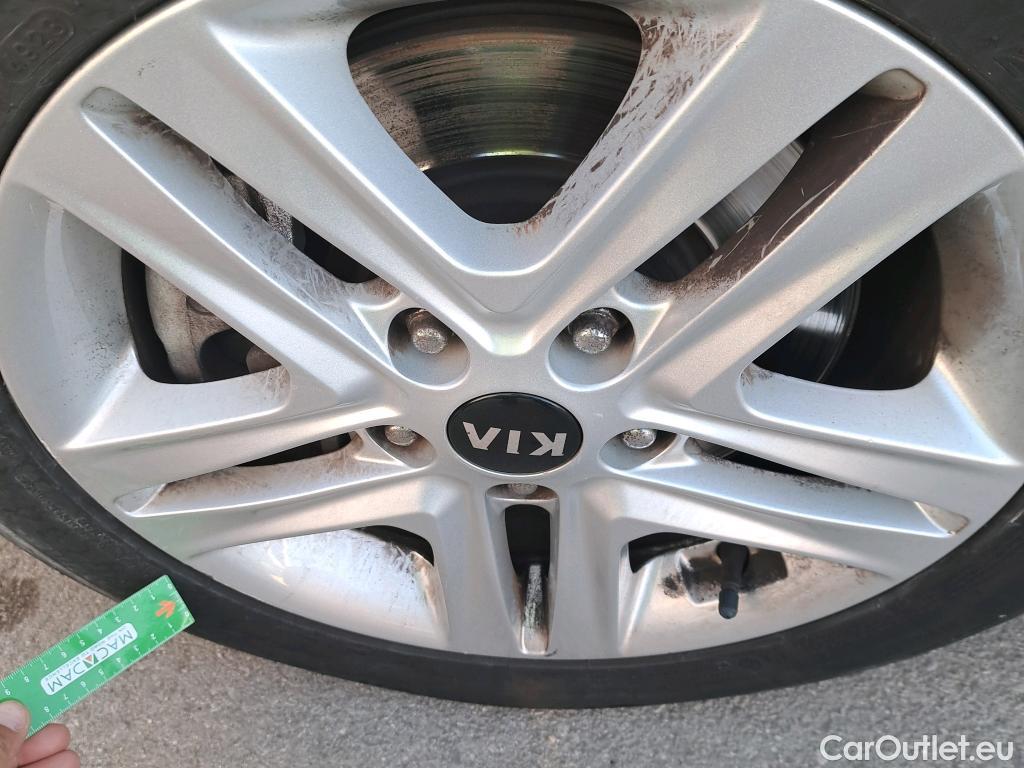  KIA  Cee'd KIA Ceed / 2018 / 5P / berlina con portón 1.6 MHEV iMT 100kW (136CV) Drive #33