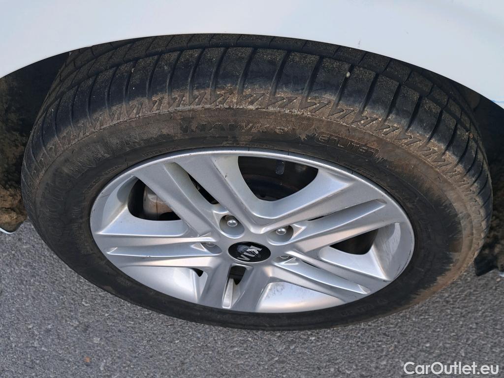  KIA  Cee'd KIA Ceed / 2018 / 5P / berlina con portón 1.6 MHEV iMT 100kW (136CV) Drive #20