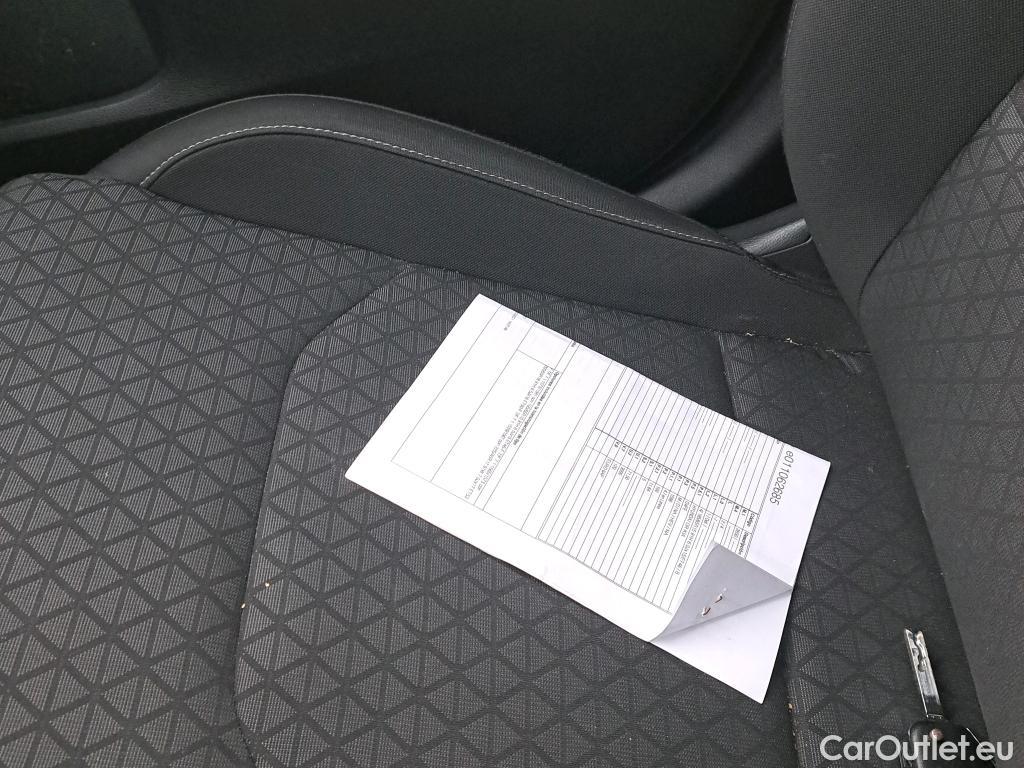  KIA  Cee'd KIA Ceed / 2018 / 5P / berlina con portón 1.6 MHEV iMT 100kW (136CV) Drive #27