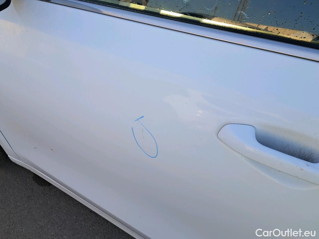  KIA  Cee'd KIA Ceed / 2018 / 5P / berlina con portón 1.6 MHEV iMT 100kW (136CV) Drive #12