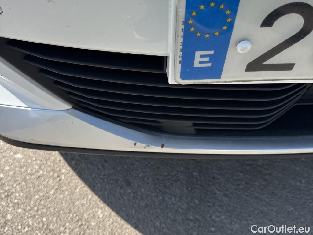  Peugeot  2008 PEUGEOT  / 2019 / 5P / todoterreno Allure BlueHDI 81kW (110CV) #10