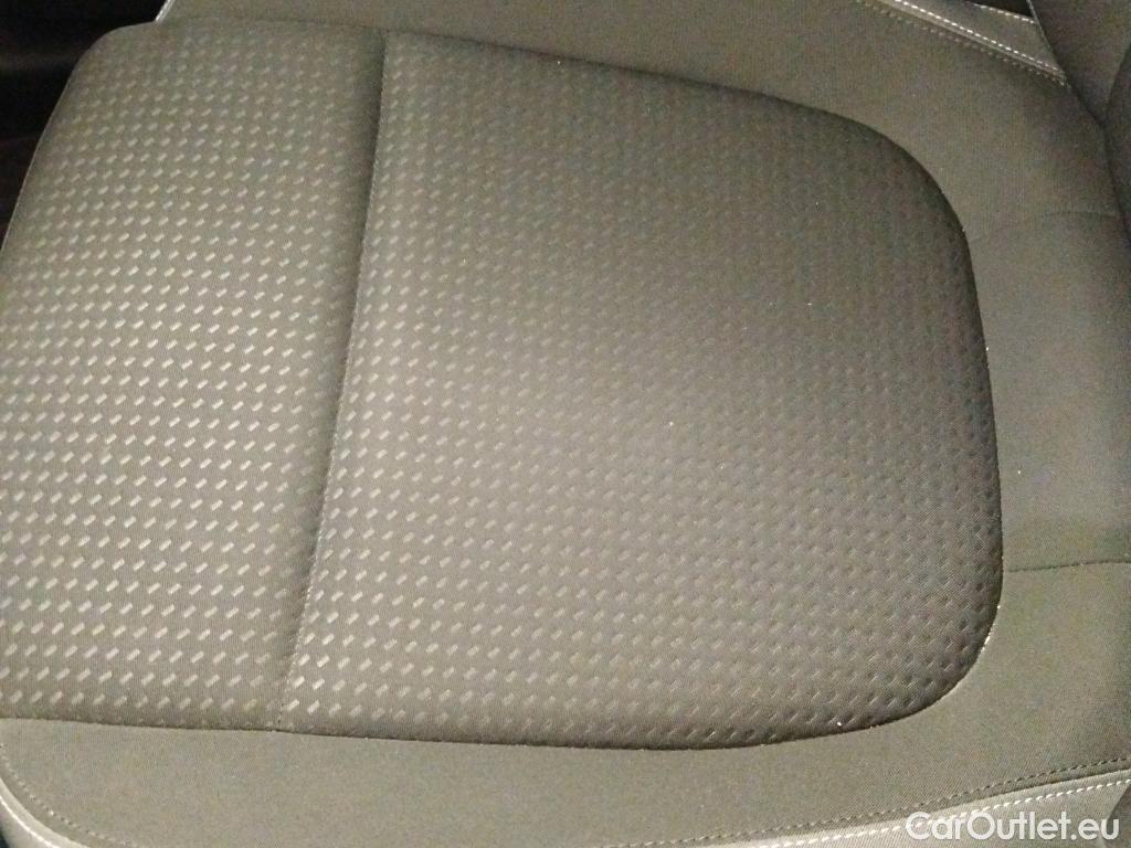 Ford  Focus FORD  / 2018 / 5P / berlina con portón 1.0 Ecoboost 92kW Trend Edition #7