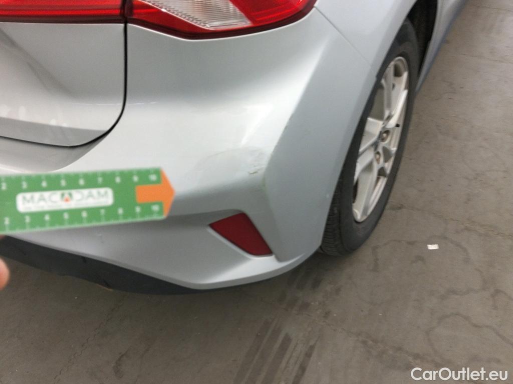  Ford  Focus FORD  / 2018 / 5P / berlina con portón 1.0 Ecoboost 92kW Trend Edition #4
