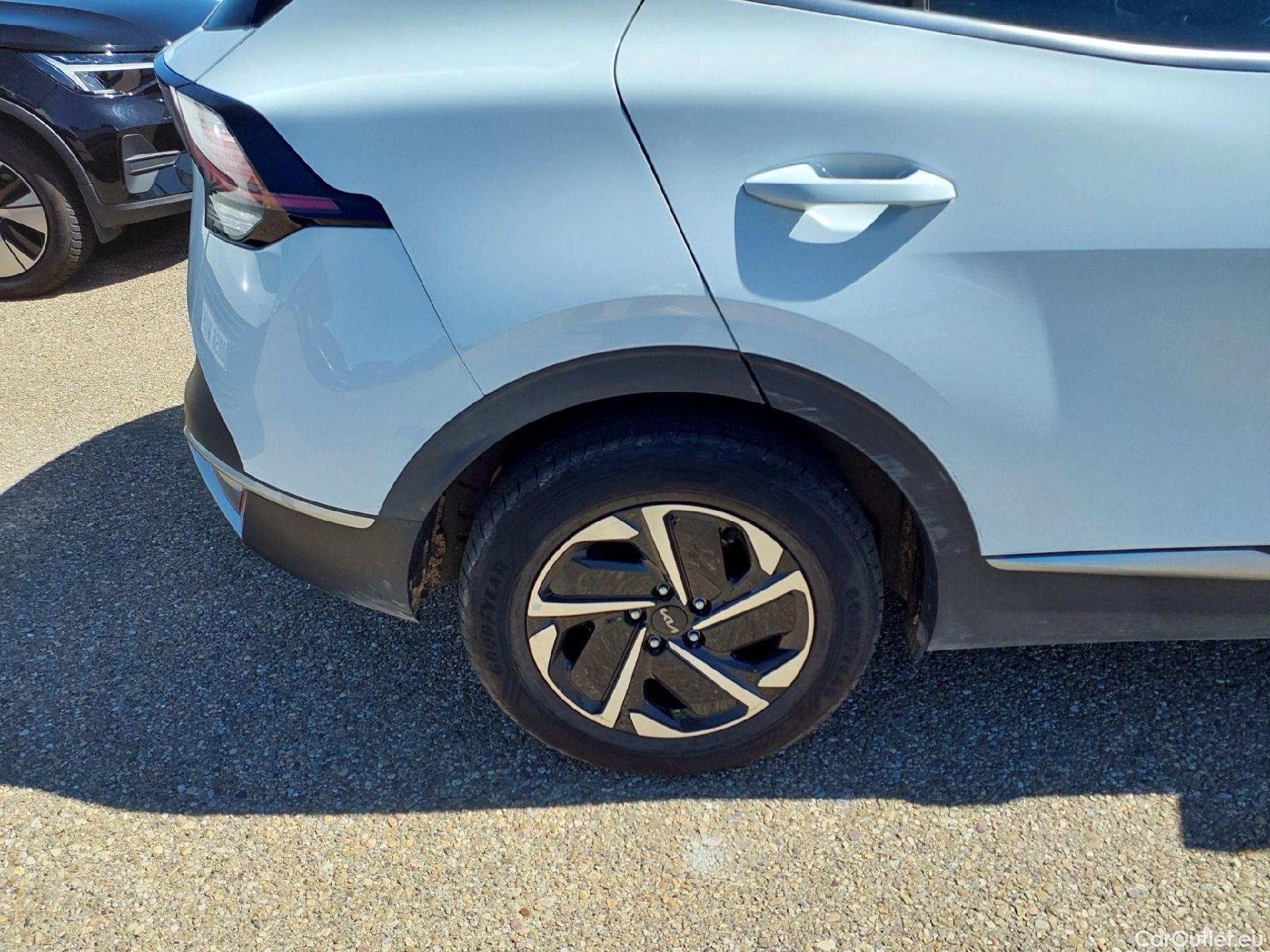  KIA  Sportage KIA  / 2022 / 5P / todoterreno 1.6 T-GDi MHEV 110kW (150CV) Drive 4x2 #19