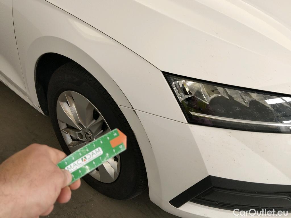  Skoda  Octavia SKODA  / 2020 / 5P / familiar Combi 2.0 TDI 85kW(115CV) DSG Ambition #10