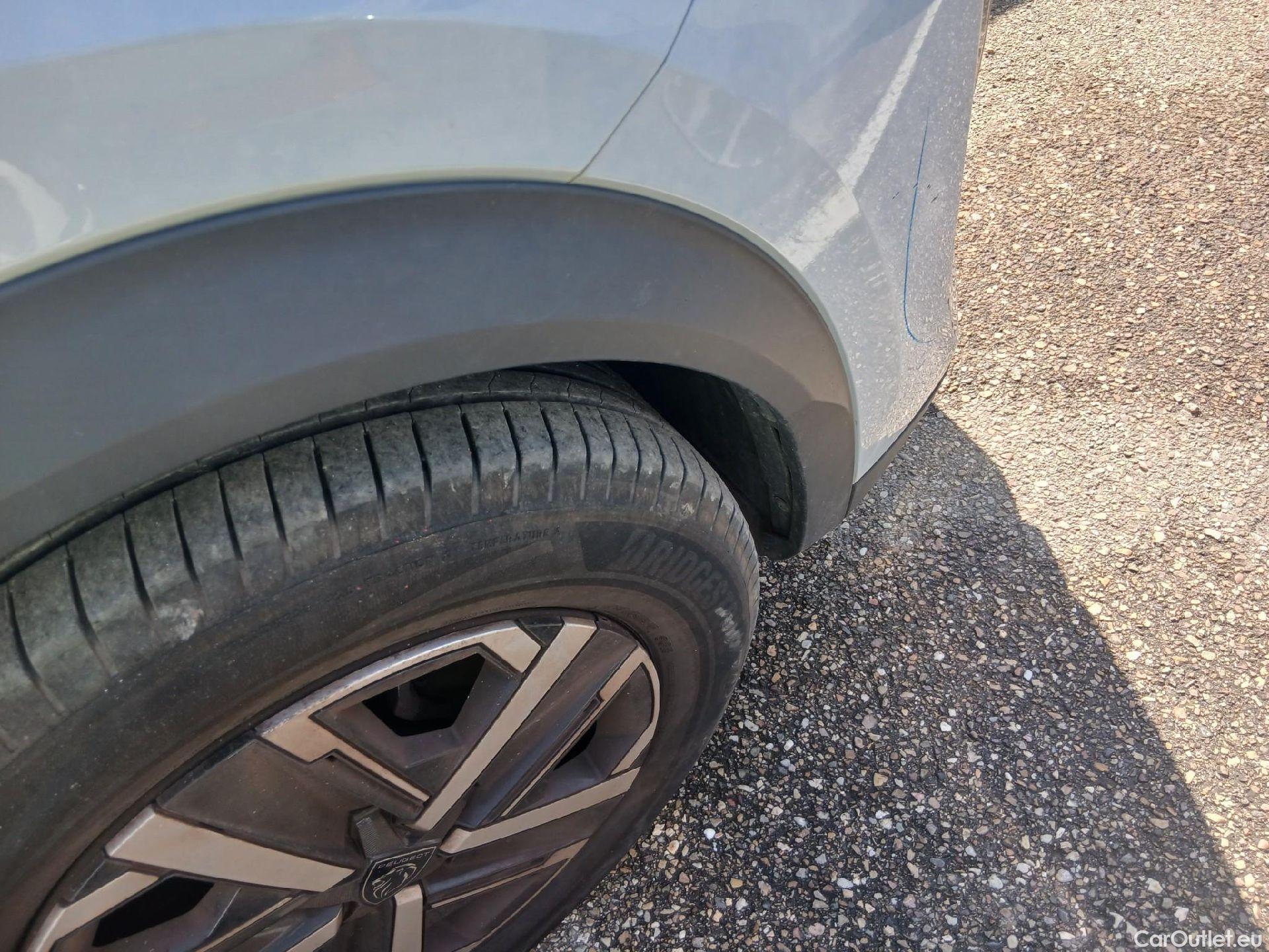  Peugeot  2008 PEUGEOT  / 2023 / 5P / todoterreno Active Puretech 100 S&S 6 Vel. MAN #16