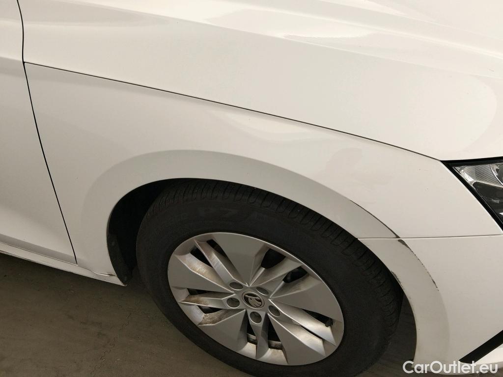  Skoda  Octavia SKODA  / 2020 / 5P / familiar Combi 2.0 TDI 85kW(115CV) DSG Ambition #5