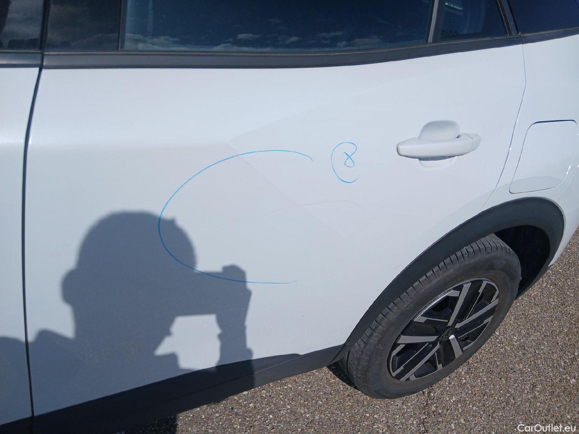  Peugeot  2008 PEUGEOT  / 2023 / 5P / todoterreno Active Puretech 100 S&S 6 Vel. MAN #9