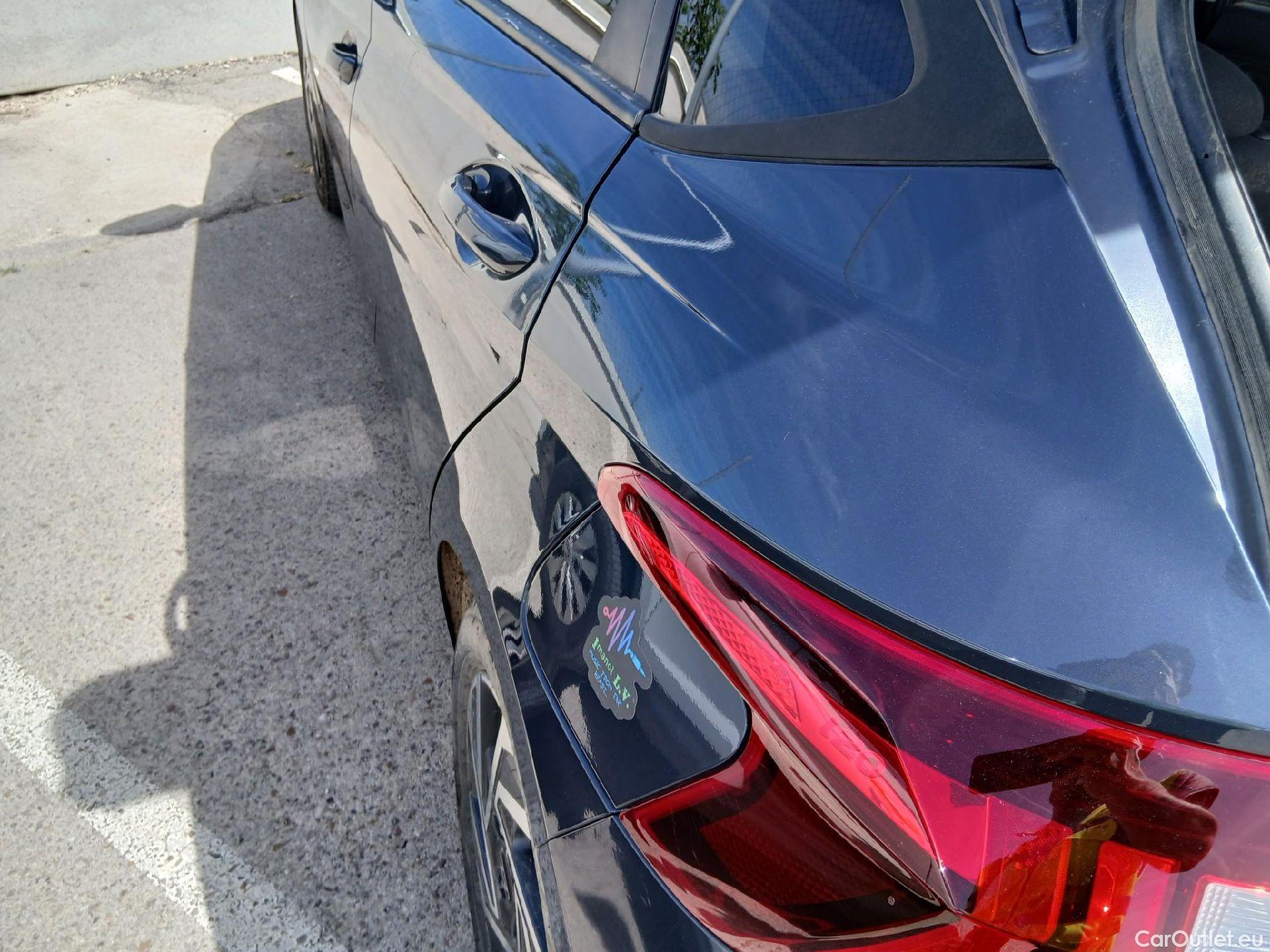  Hyundai  i20 HYUNDAI  / 2023 / 5P / berlina con portón 1.0 TGDI Klass #23