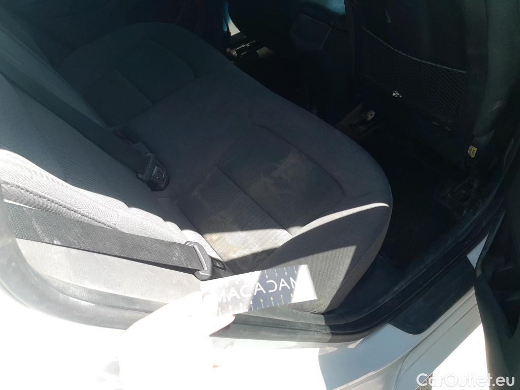  Hyundai   Ioniq HYUNDAI / 2019 / 5P / berlina con portón 1.6 GDI HEV Klass DCT #1