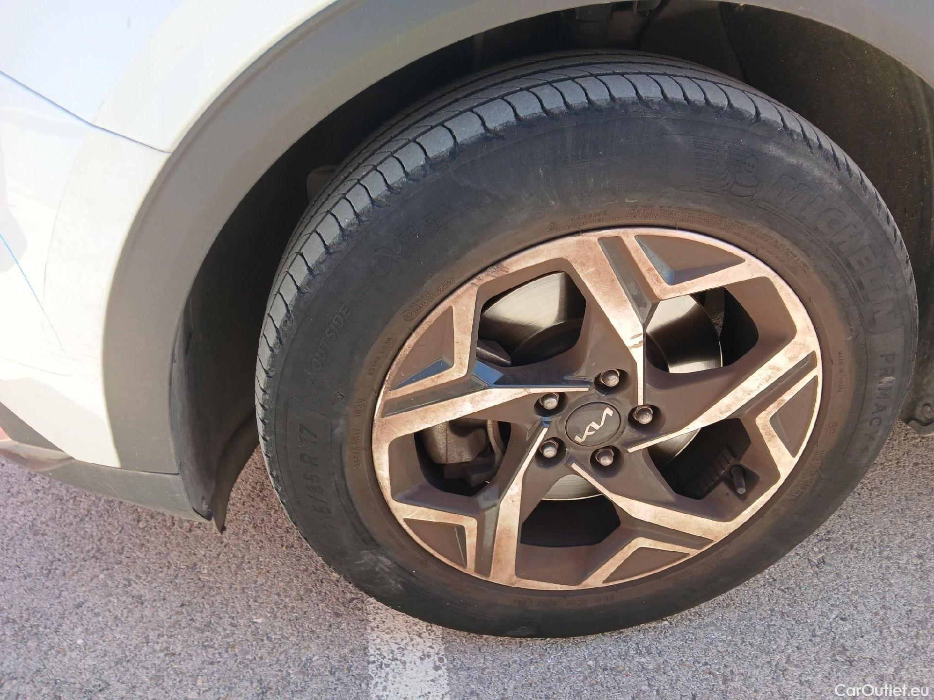  KIA  Sportage KIA  / 2022 / 5P / todoterreno 1.6 T-GDi 110kW (150CV) Concept 4x2 #11