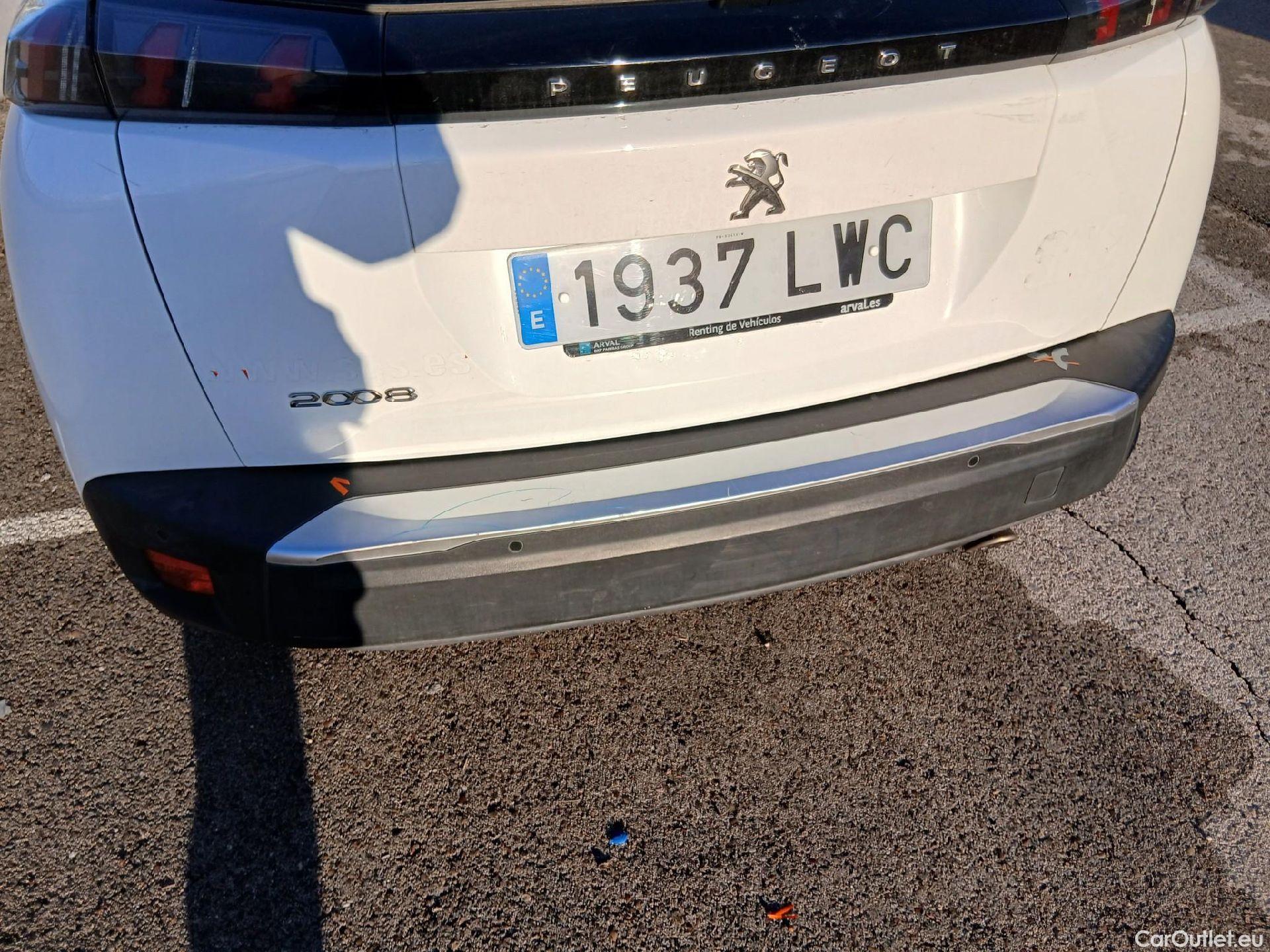  Peugeot  2008 PEUGEOT  / 2019 / 5P / todoterreno Allure BlueHDI 81kW (110CV) #17