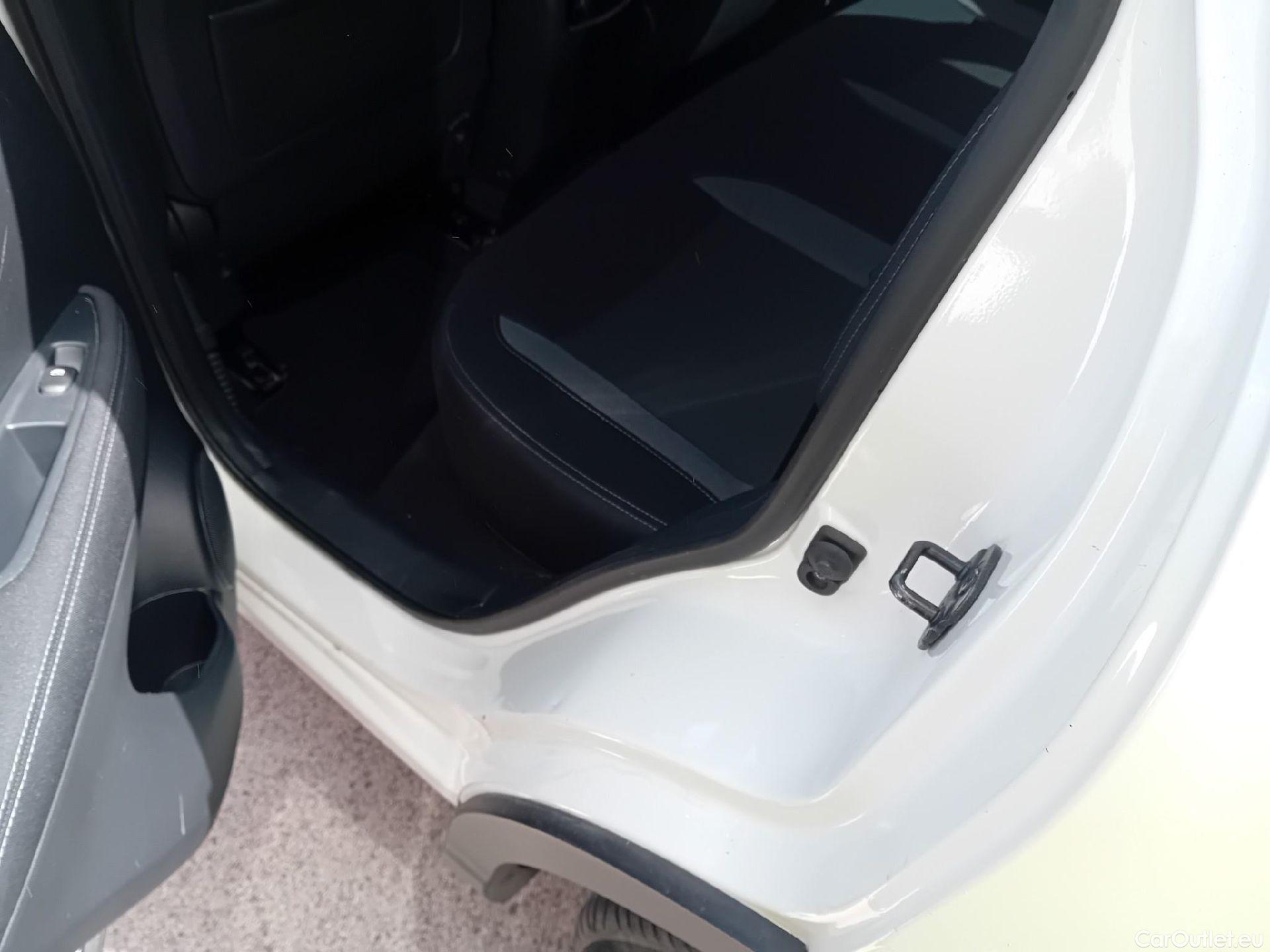 Nissan  Qashqai NISSAN  5p 2G berlina con portón dCi 96 kW (130 CV) N-CONNECTA #2