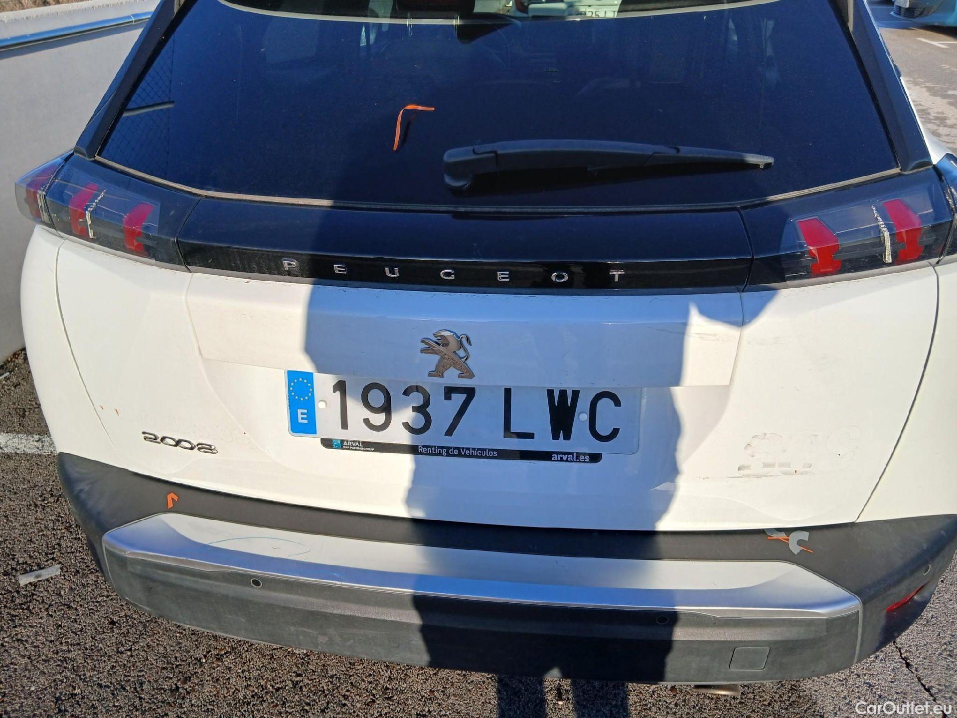  Peugeot  2008 PEUGEOT  / 2019 / 5P / todoterreno Allure BlueHDI 81kW (110CV) #21