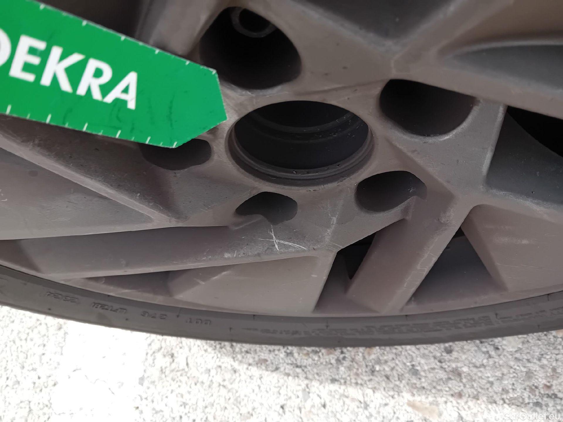  Nissan  Qashqai NISSAN  / 2021 / 5P / todoterreno DIG-T 103kW (140CV) mHEV 4x2 Acenta #27