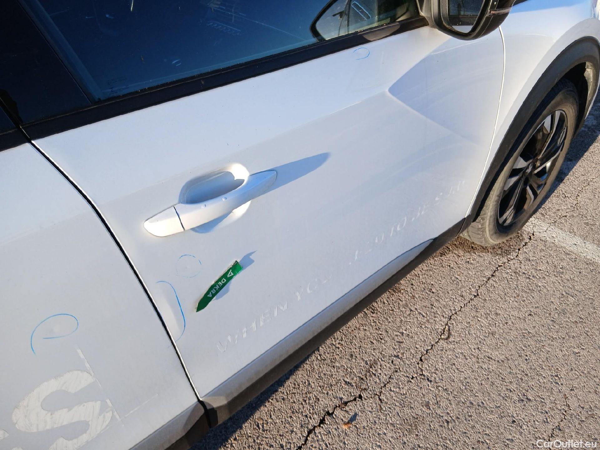  Peugeot  2008 PEUGEOT  / 2019 / 5P / todoterreno Allure BlueHDI 81kW (110CV) #27