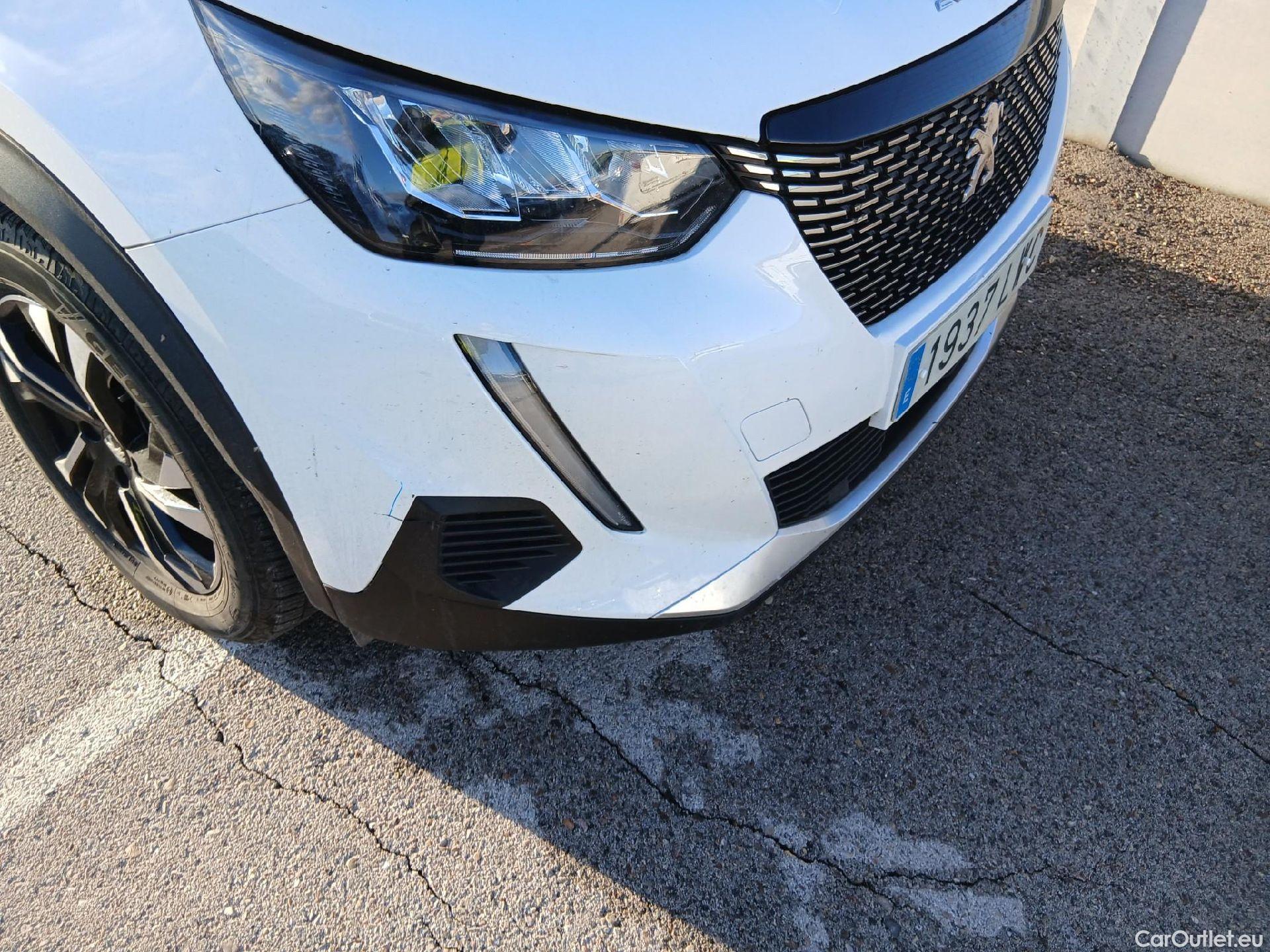 Peugeot  2008 PEUGEOT  / 2019 / 5P / todoterreno Allure BlueHDI 81kW (110CV) #2