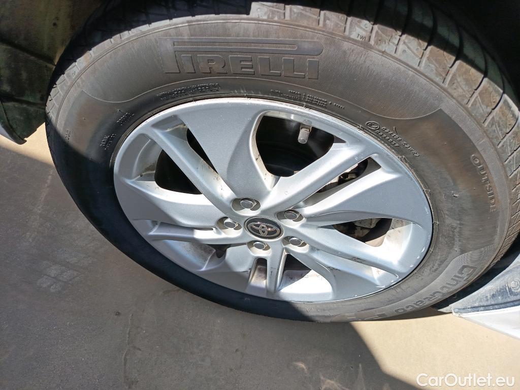  Toyota  Yaris TOYOTA  / 2020 / 5P / berlina con portón 1.5 120H Business Plus #19