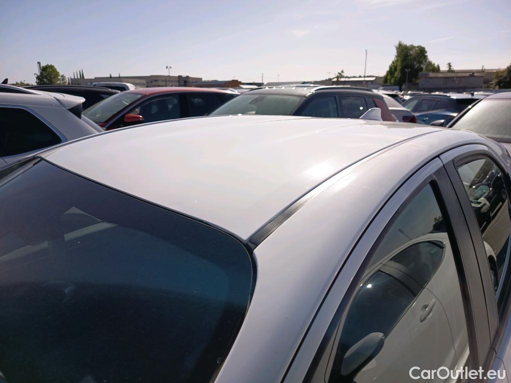 Toyota  Yaris TOYOTA  / 2020 / 5P / berlina con portón 1.5 120H Business Plus #6